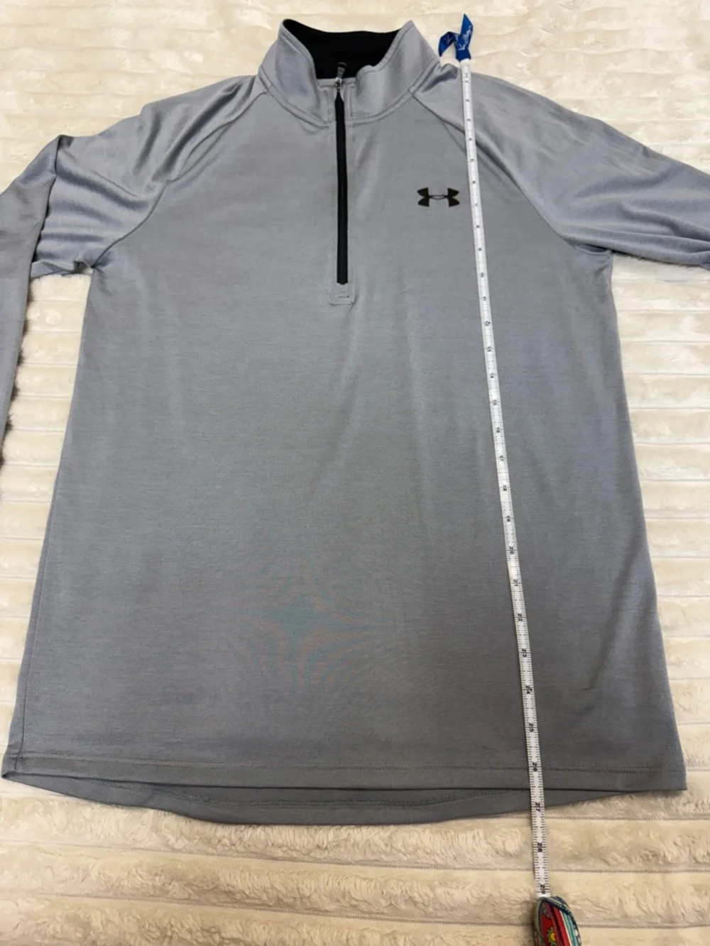 Under Armour: Men's Light Gray Light Weight 1/2 Zip Performance Pullover, Size S - Picture 5 of 8